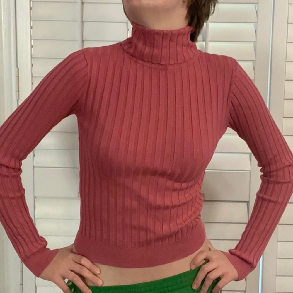 Twik by Simons Women’s XS Rose Ribbed Turtleneck Sweater. NWOT